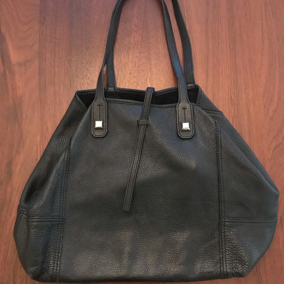 Stella & Dot Paris Tote - Picture 2 of 4